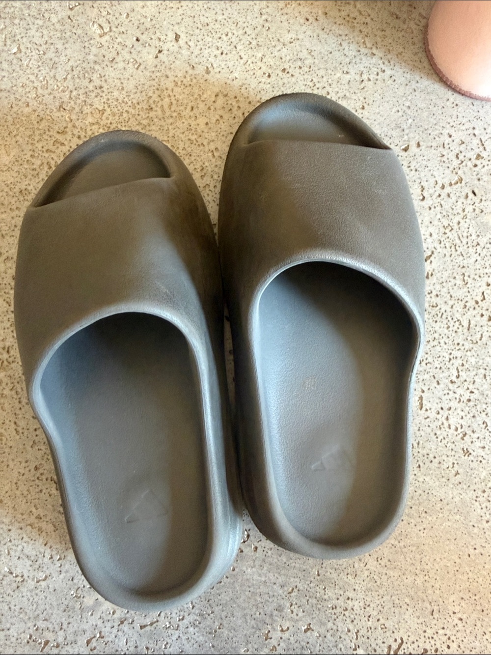 Yeezy yeezy slides charcoal-real not knock offs